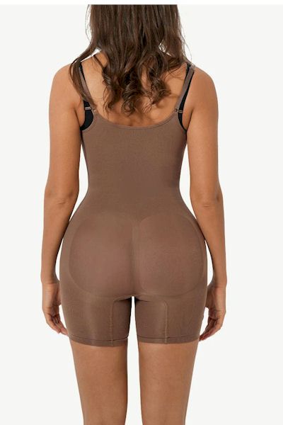 All-in-One Confidence: Seamless Shapewear for a Flawless Silhouette